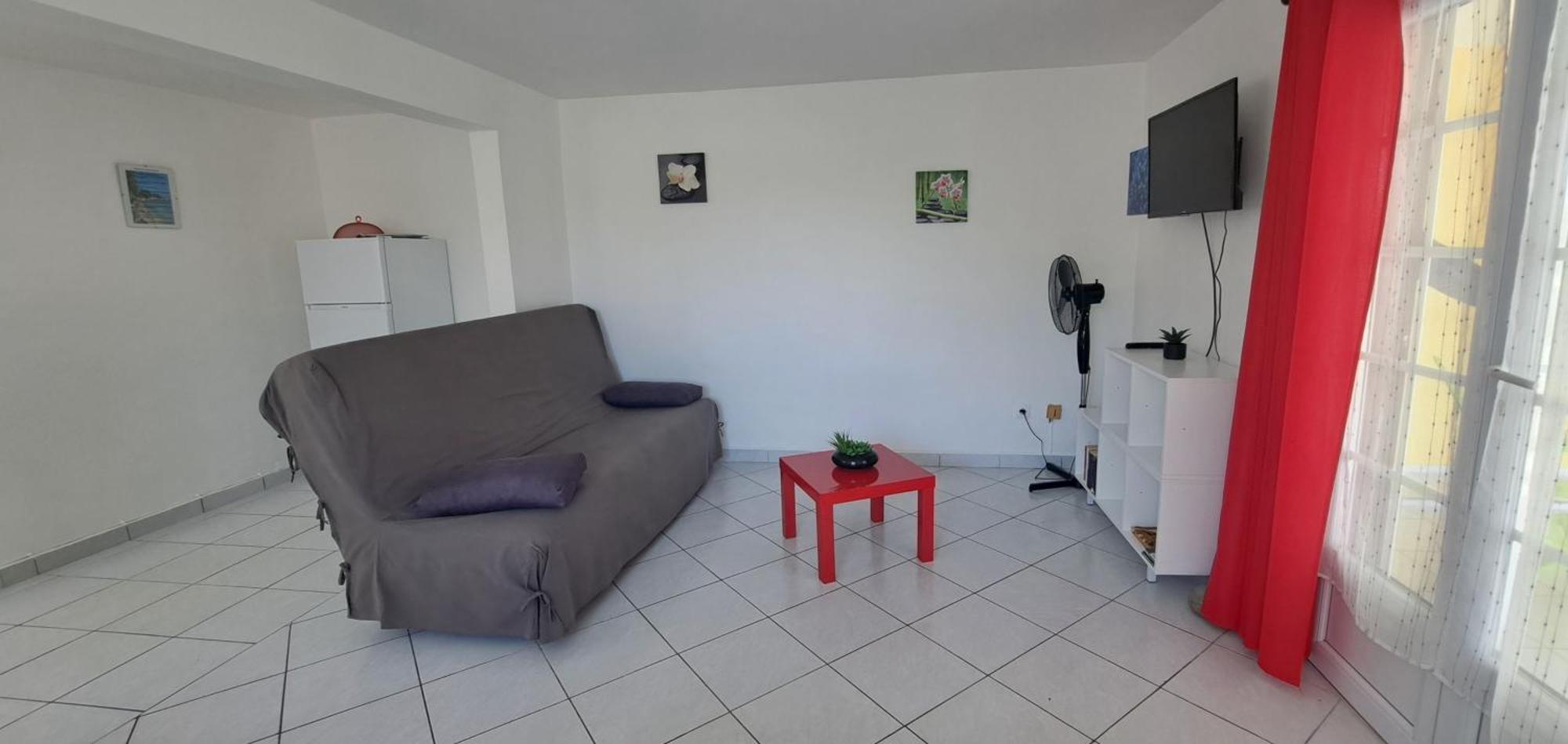 Grand T2 De Bas De Maison Conviviale Et Calme